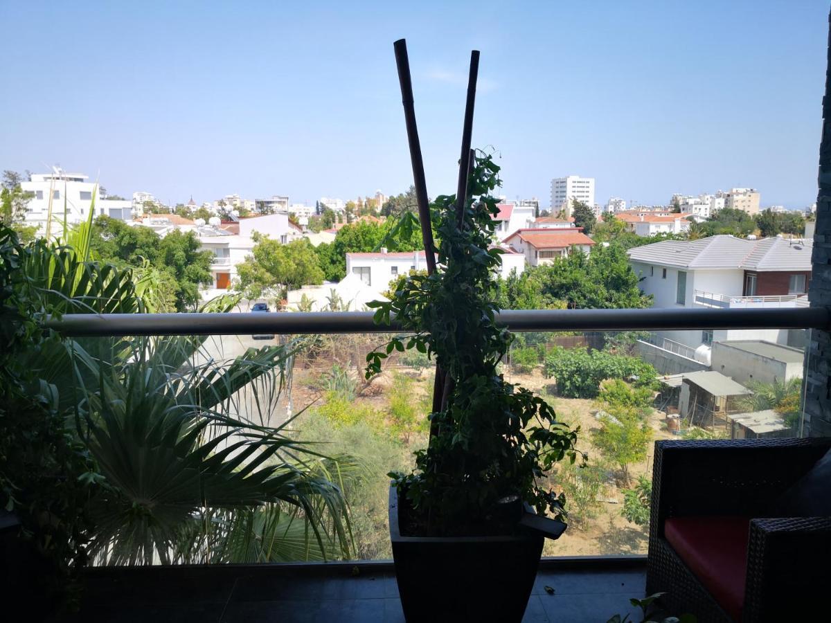 Fine Designed Flat 302 Larnaca Exterior photo