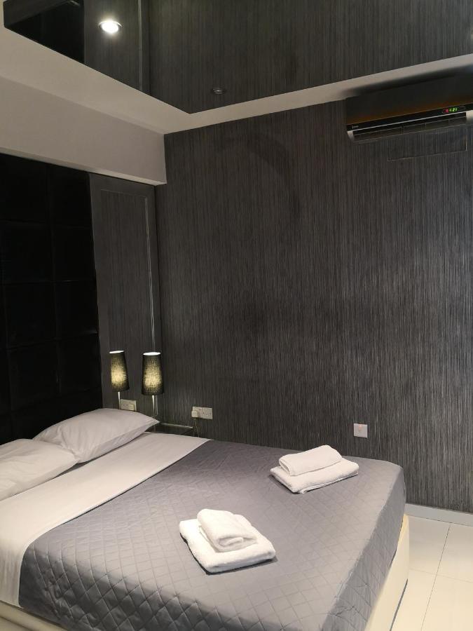 Fine Designed Flat 302 Larnaca Exterior photo